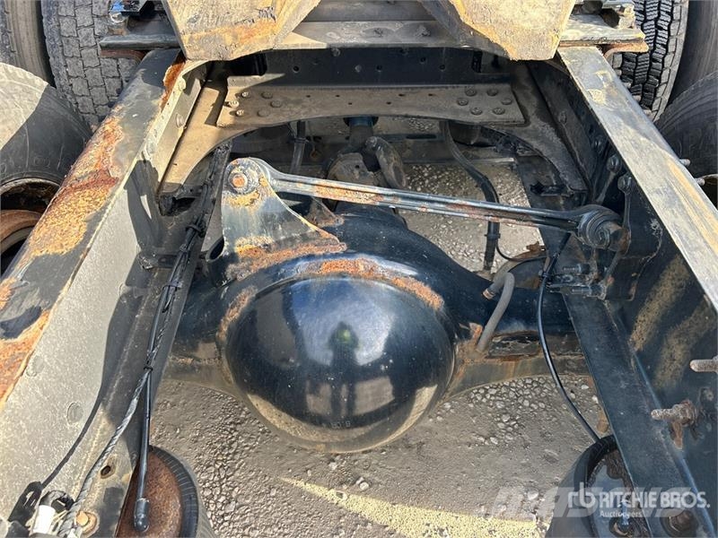Volvo VNL760 中古トラクターヘッド | トレーラーヘッド