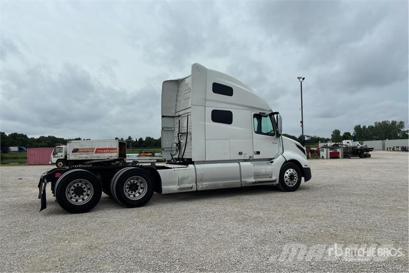 Volvo VNL760 Tractor Units