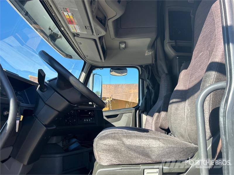 Volvo VNL760 وحدات الجر