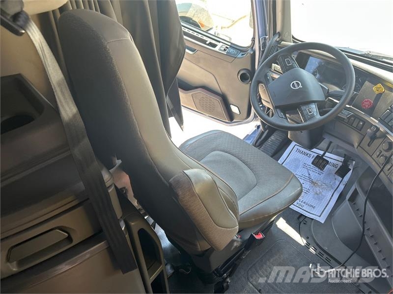 Volvo VNL760 Vetopöytäautot