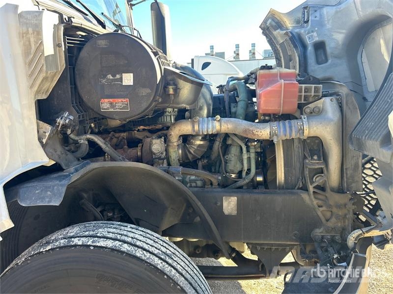 Volvo VNL760 وحدات الجر