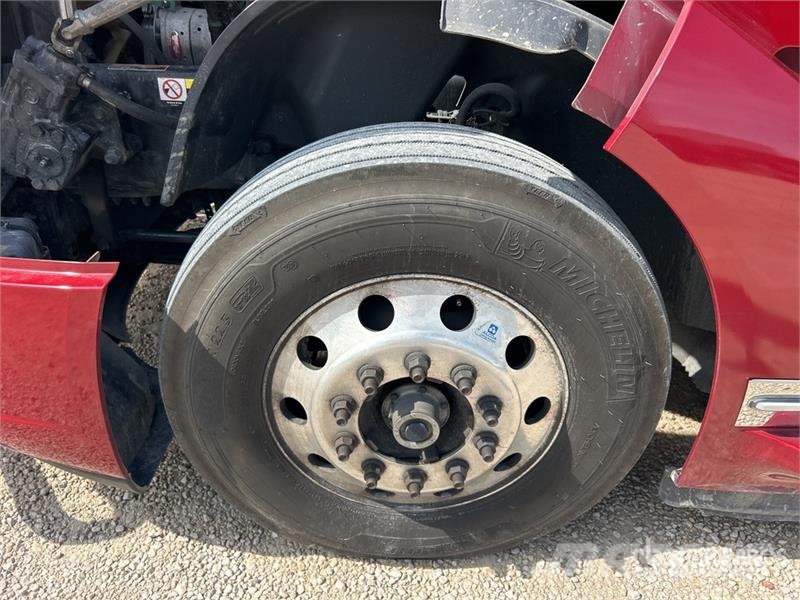 Volvo VNL760 中古トラクターヘッド | トレーラーヘッド