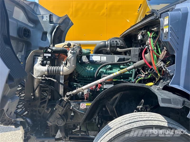 Volvo VNL760 Vetopöytäautot