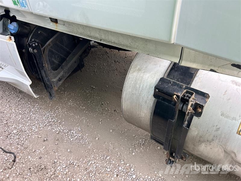 Volvo VNL760 中古トラクターヘッド | トレーラーヘッド