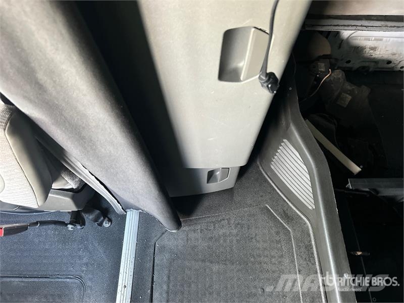 Volvo VNL760 中古トラクターヘッド | トレーラーヘッド