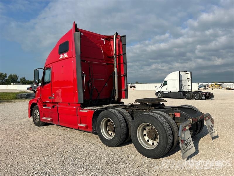Volvo VNL760 Vetopöytäautot