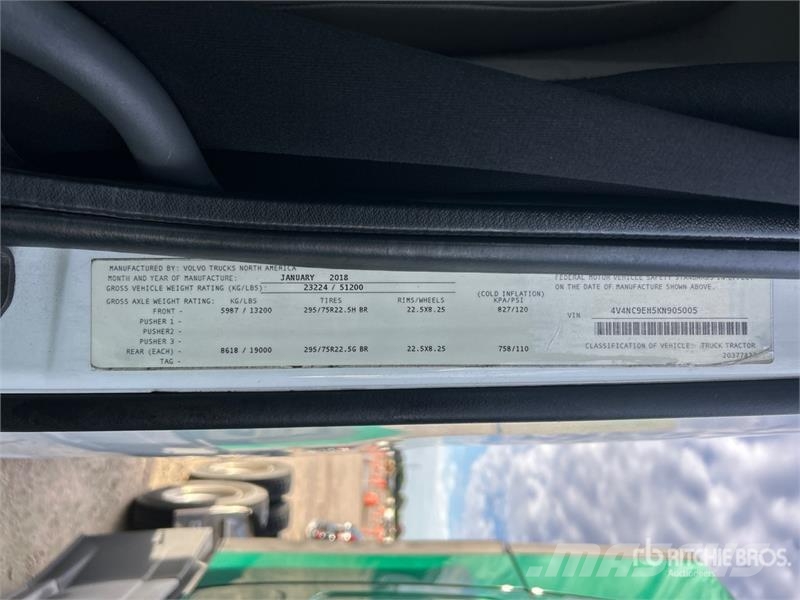 Volvo VNL760 中古トラクターヘッド | トレーラーヘッド