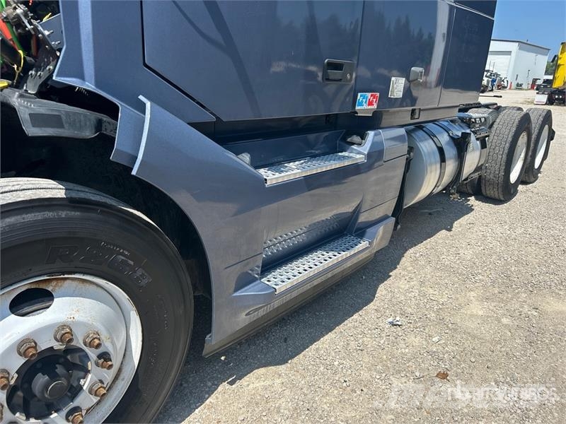 Volvo VNL760 Vetopöytäautot