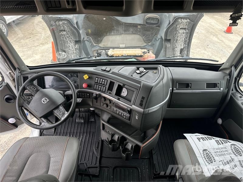 Volvo VNL760 Camiones tractor