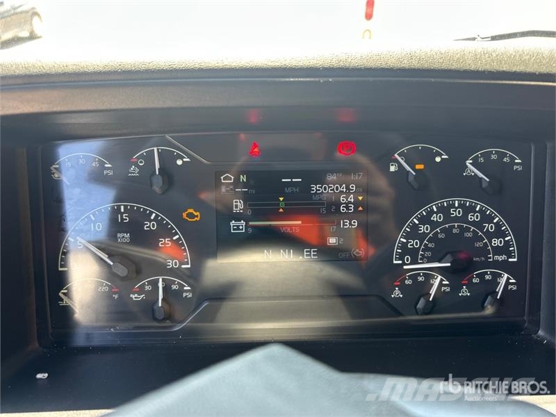 Volvo VNL760 Vetopöytäautot