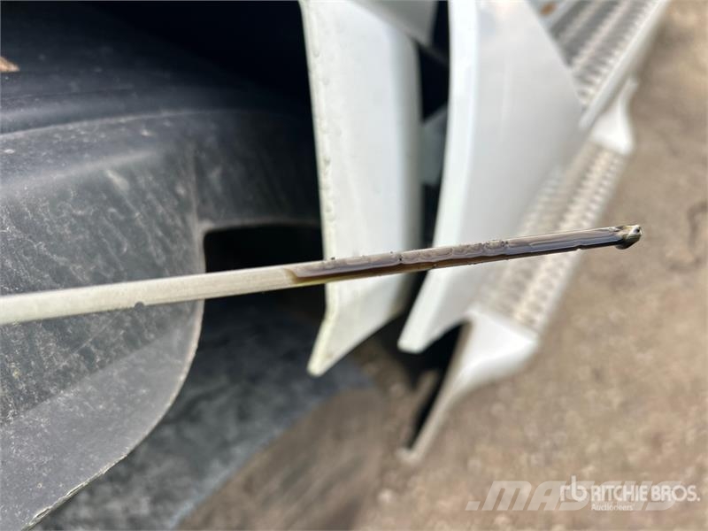Volvo VNL760 中古トラクターヘッド | トレーラーヘッド