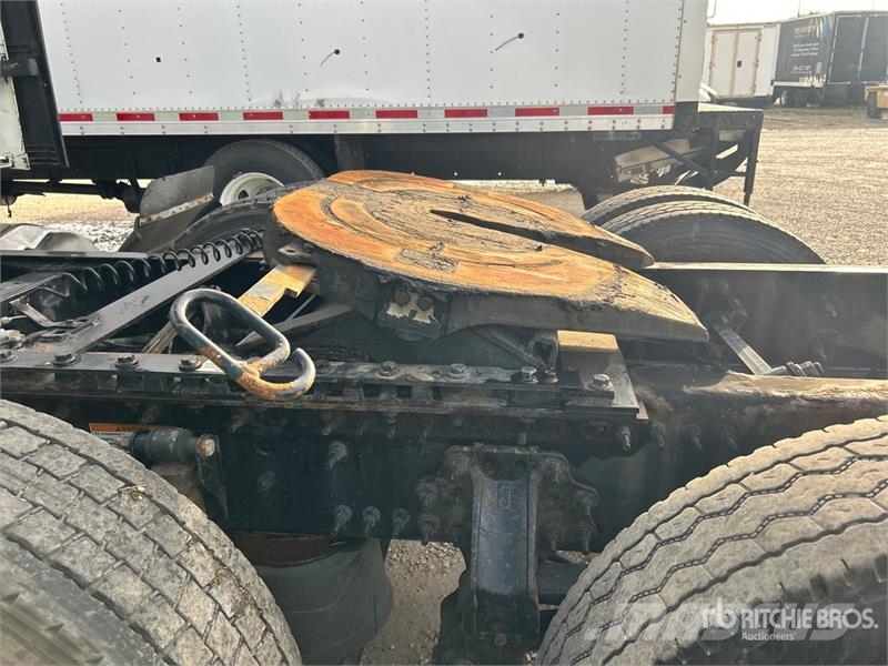 Volvo VNL760 中古トラクターヘッド | トレーラーヘッド