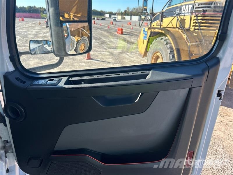 Volvo VNL760 وحدات الجر