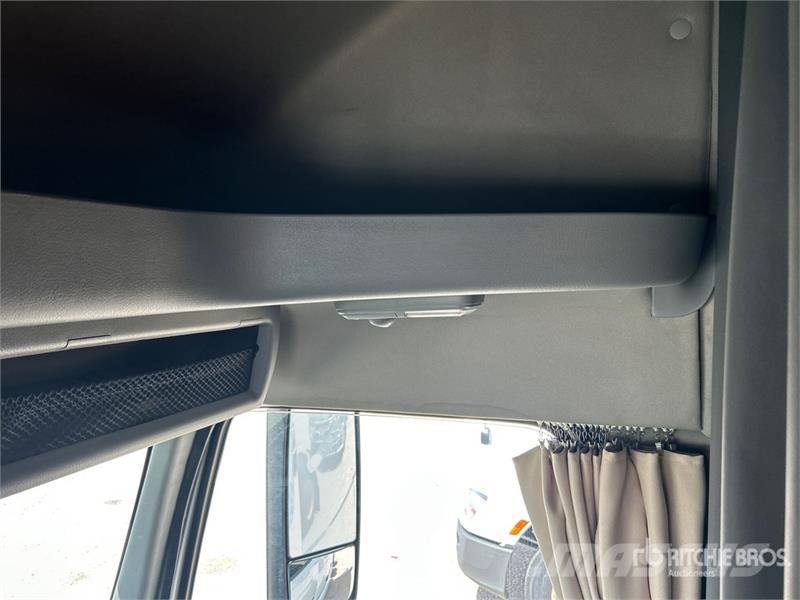 Volvo VNL760 Prime Movers