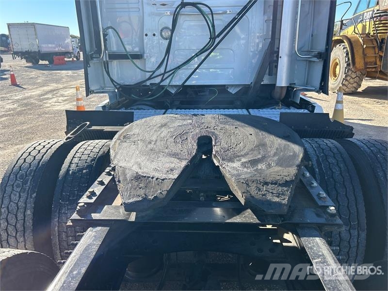 Volvo VNL760 وحدات الجر