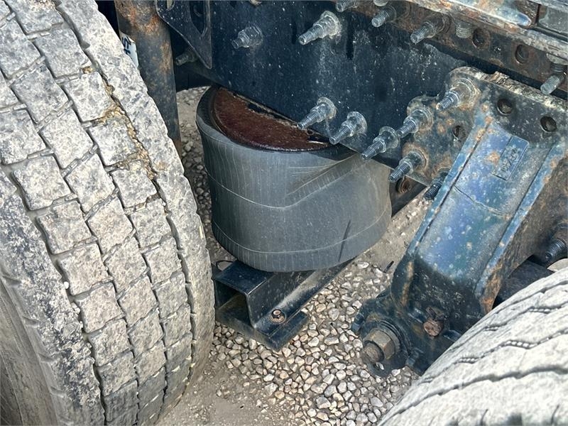 Volvo VNL760 中古トラクターヘッド | トレーラーヘッド