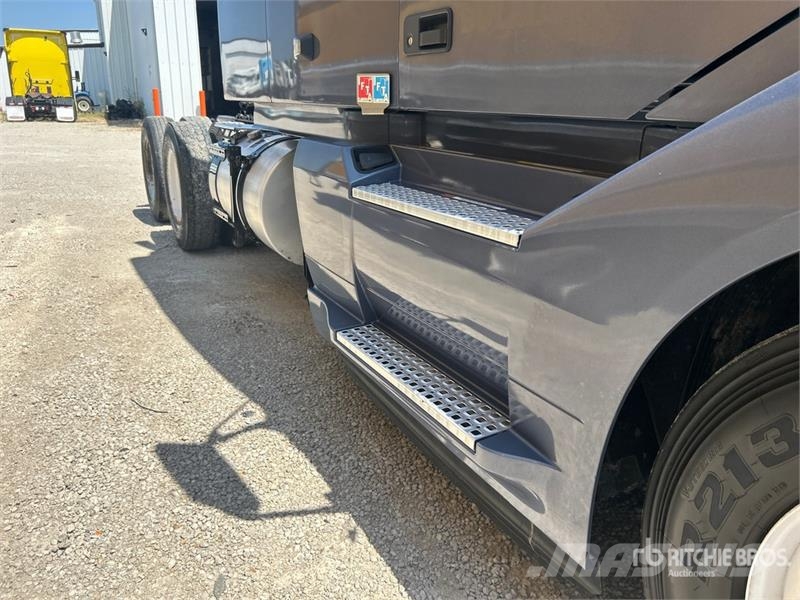 Volvo VNL760 Vetopöytäautot