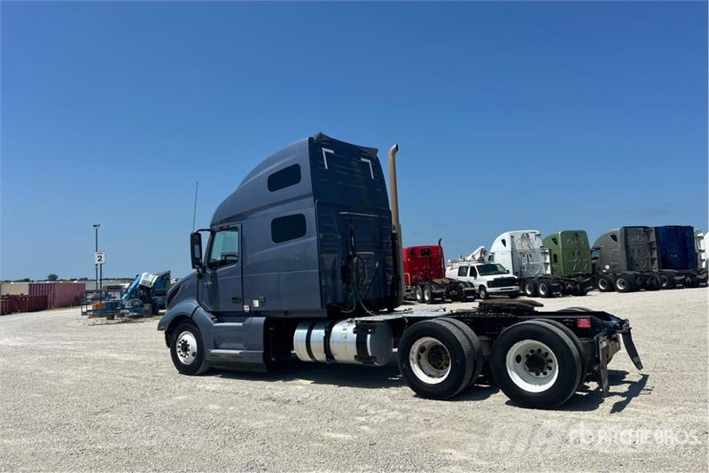 Volvo VNL760 Vetopöytäautot