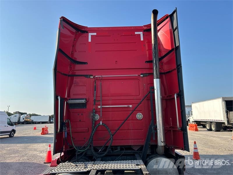 Volvo VNL760 Vetopöytäautot