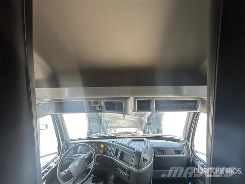 Volvo VNL760 Prime Movers