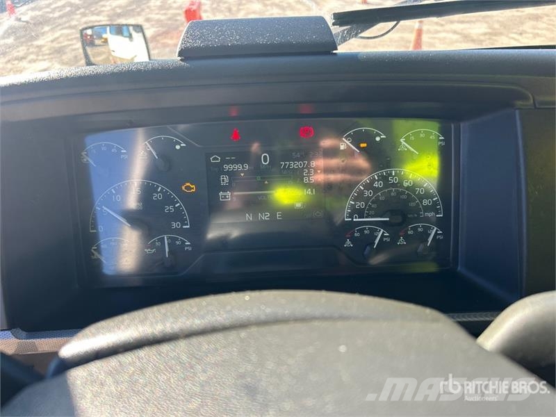 Volvo VNL760 وحدات الجر
