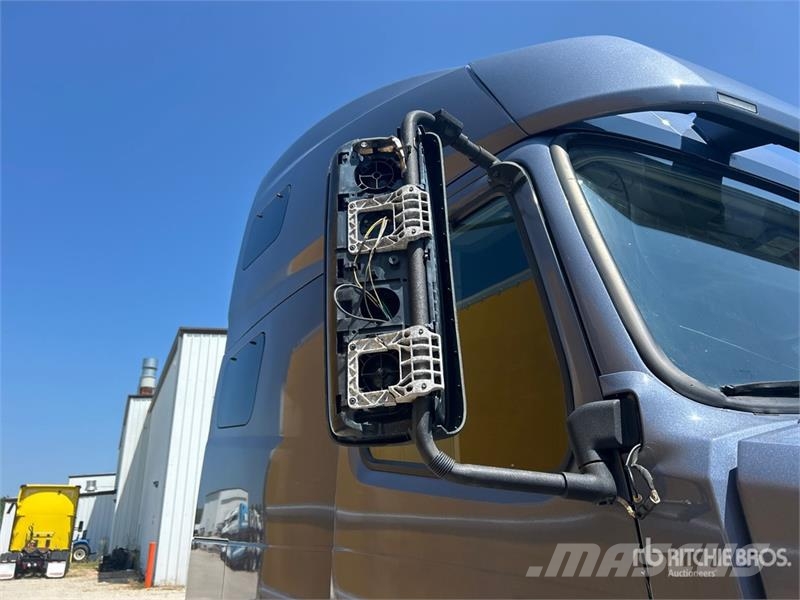 Volvo VNL760 Vetopöytäautot