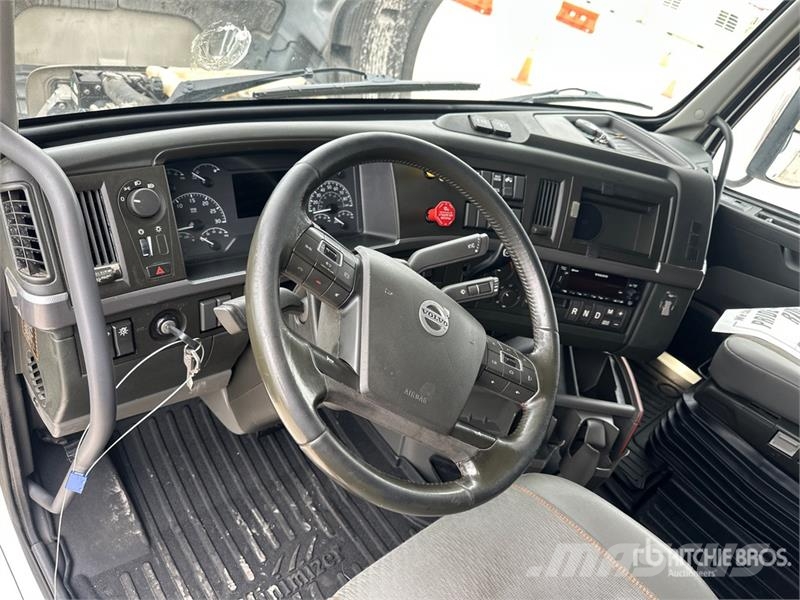 Volvo VNL760 Camiones tractor