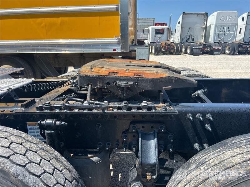 Volvo VNL760 Vetopöytäautot
