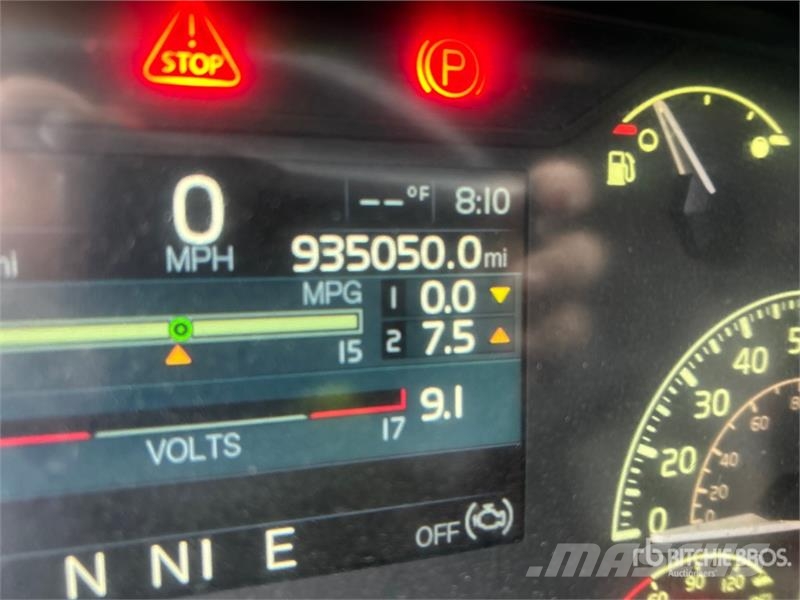 Volvo VNL760 中古トラクターヘッド | トレーラーヘッド