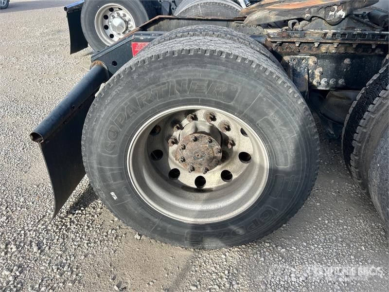 Volvo VNL760 中古トラクターヘッド | トレーラーヘッド
