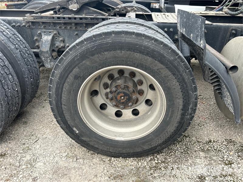 Volvo VNL760 Trækkere