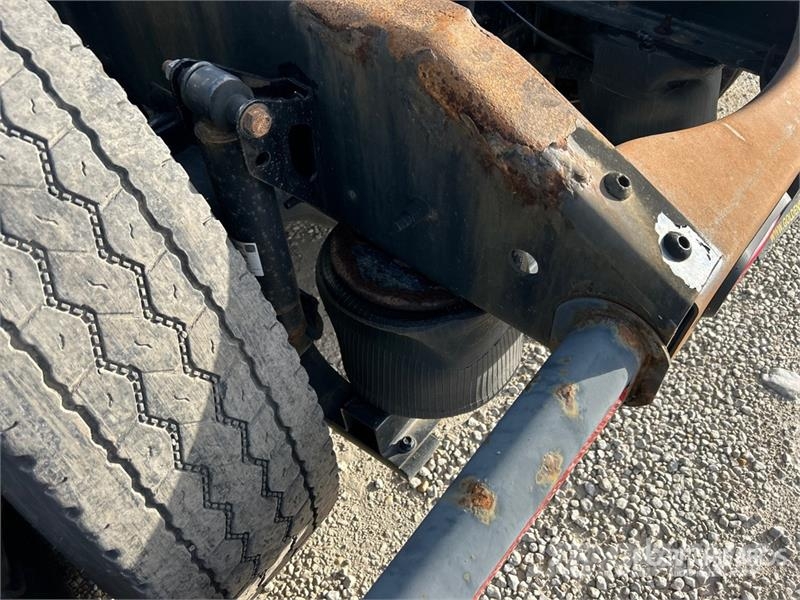 Volvo VNL760 中古トラクターヘッド | トレーラーヘッド