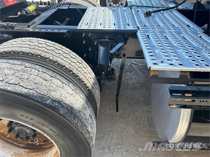 Volvo VNL760 Vetopöytäautot