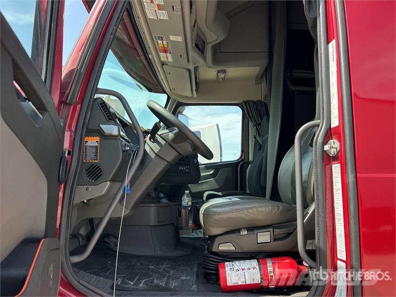 Volvo VNL760 中古トラクターヘッド | トレーラーヘッド