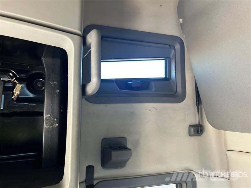 Volvo VNL760 وحدات الجر