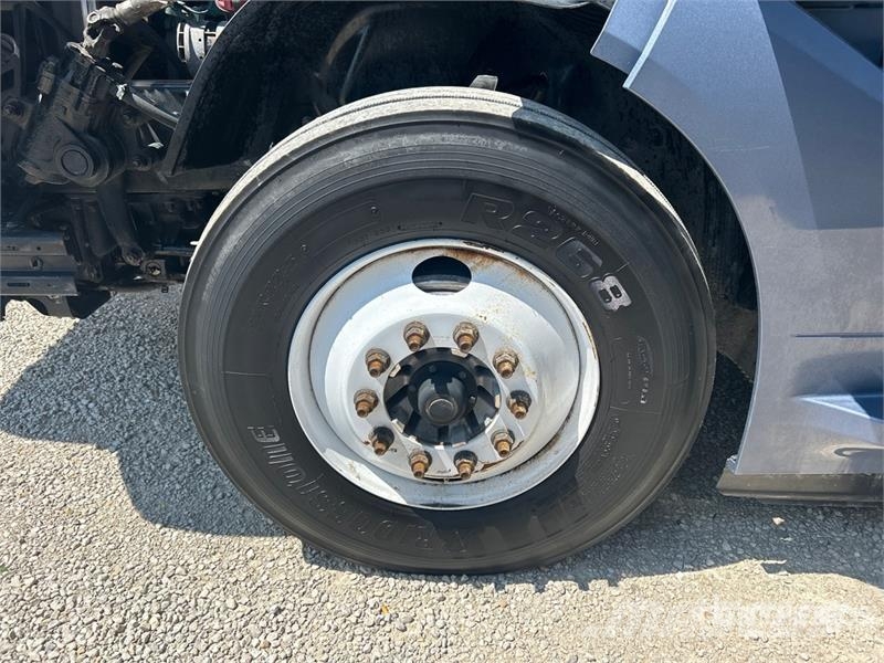 Volvo VNL760 Vetopöytäautot