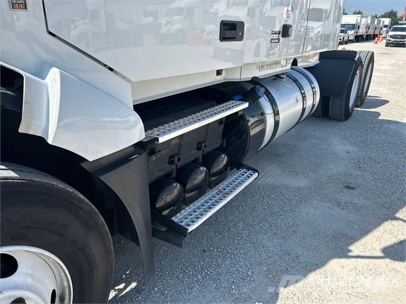 Volvo VNL780 6x4 T/A Sleeper Truck Tractor Trækkere