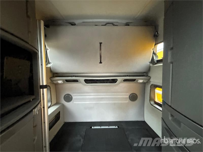 Volvo VNL860 Vetopöytäautot