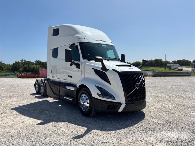 Volvo VNL860 Trekkers