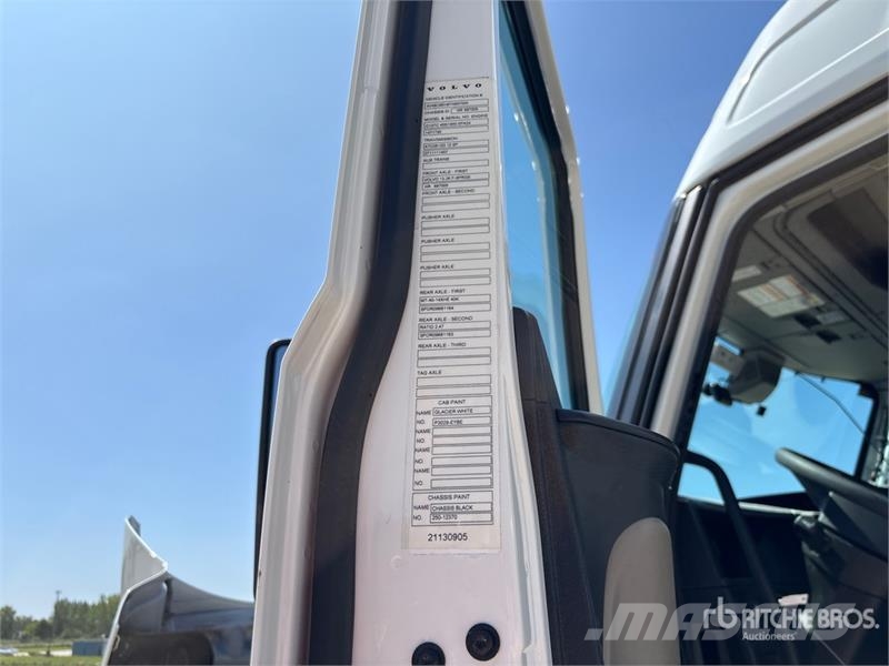Volvo VNL860 Trekkers