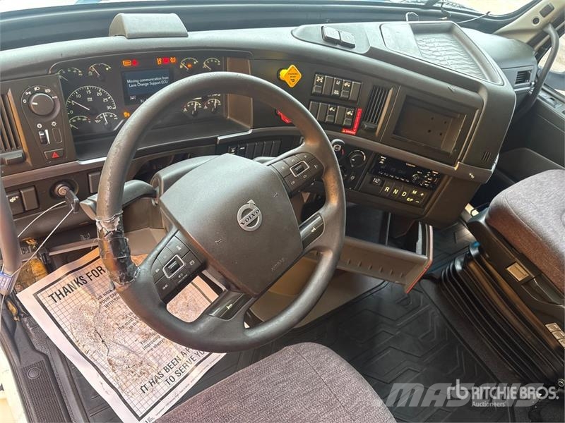 Volvo VNL860 Vetopöytäautot