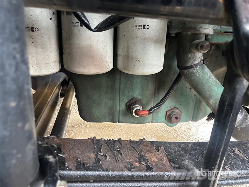Volvo VNL860 Vetopöytäautot