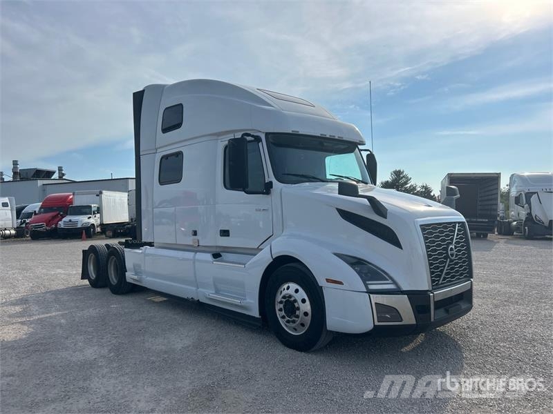 Volvo VNL860 Vetopöytäautot