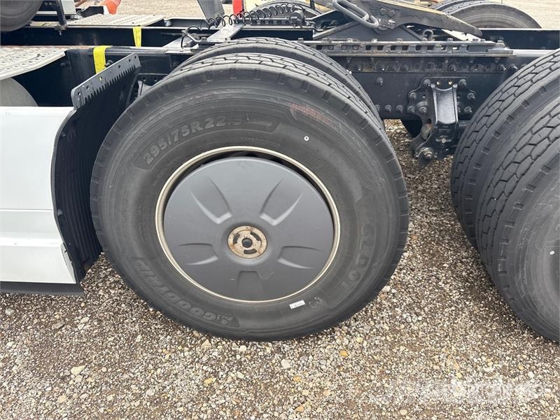 Volvo VNL860 Vilcēji