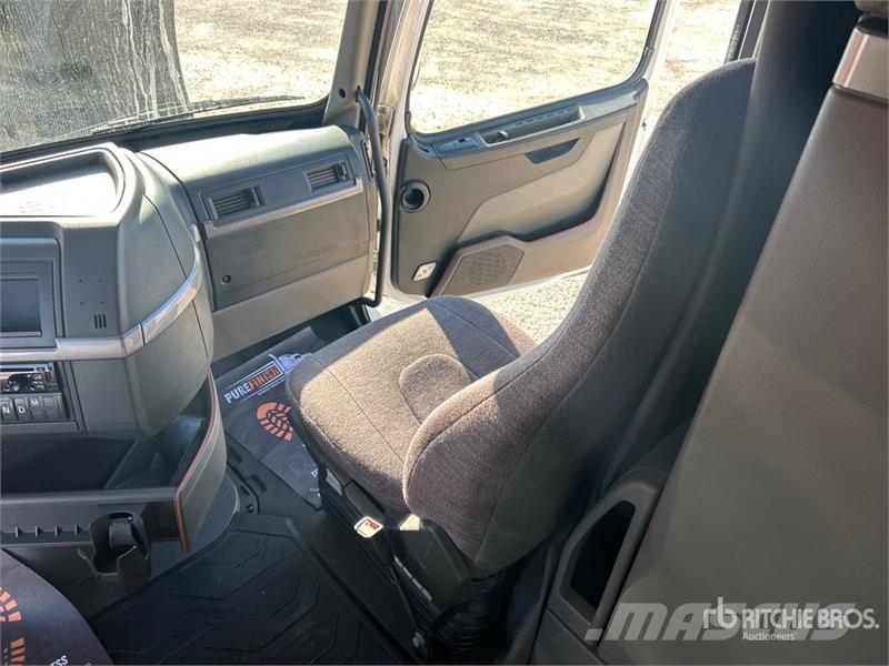 Volvo VNL860 Sattelzugmaschinen
