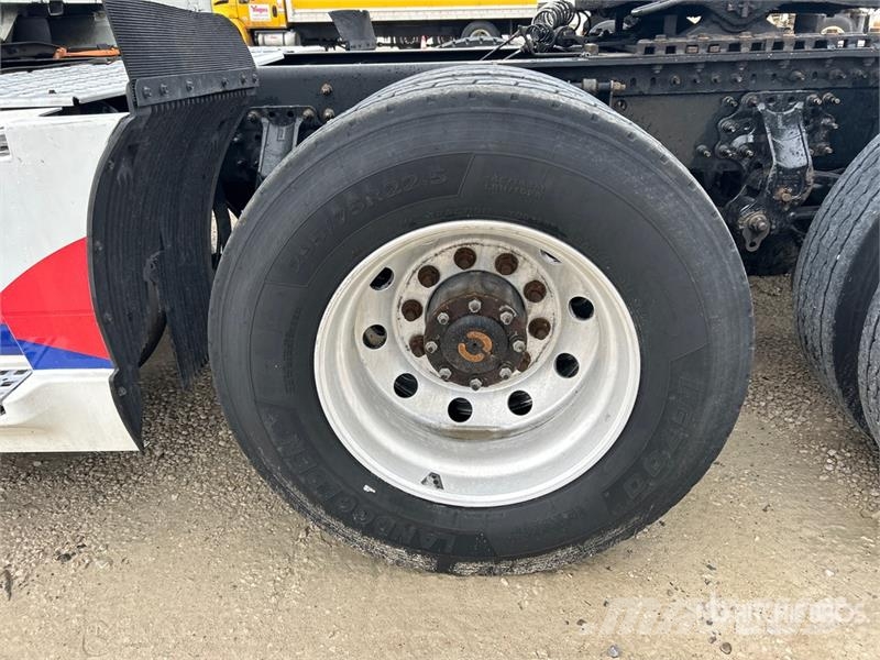 Volvo VNL860 Sattelzugmaschinen