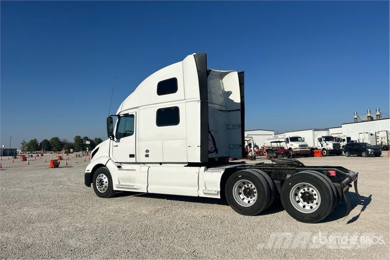 Volvo VNL860 Sattelzugmaschinen