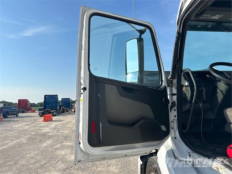 Volvo VNL860 Vetopöytäautot