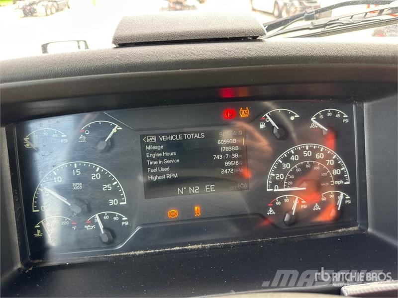 Volvo VNL860 曳引機組件