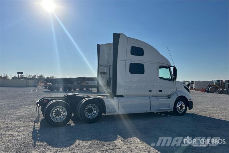 Volvo VNL860 Sattelzugmaschinen
